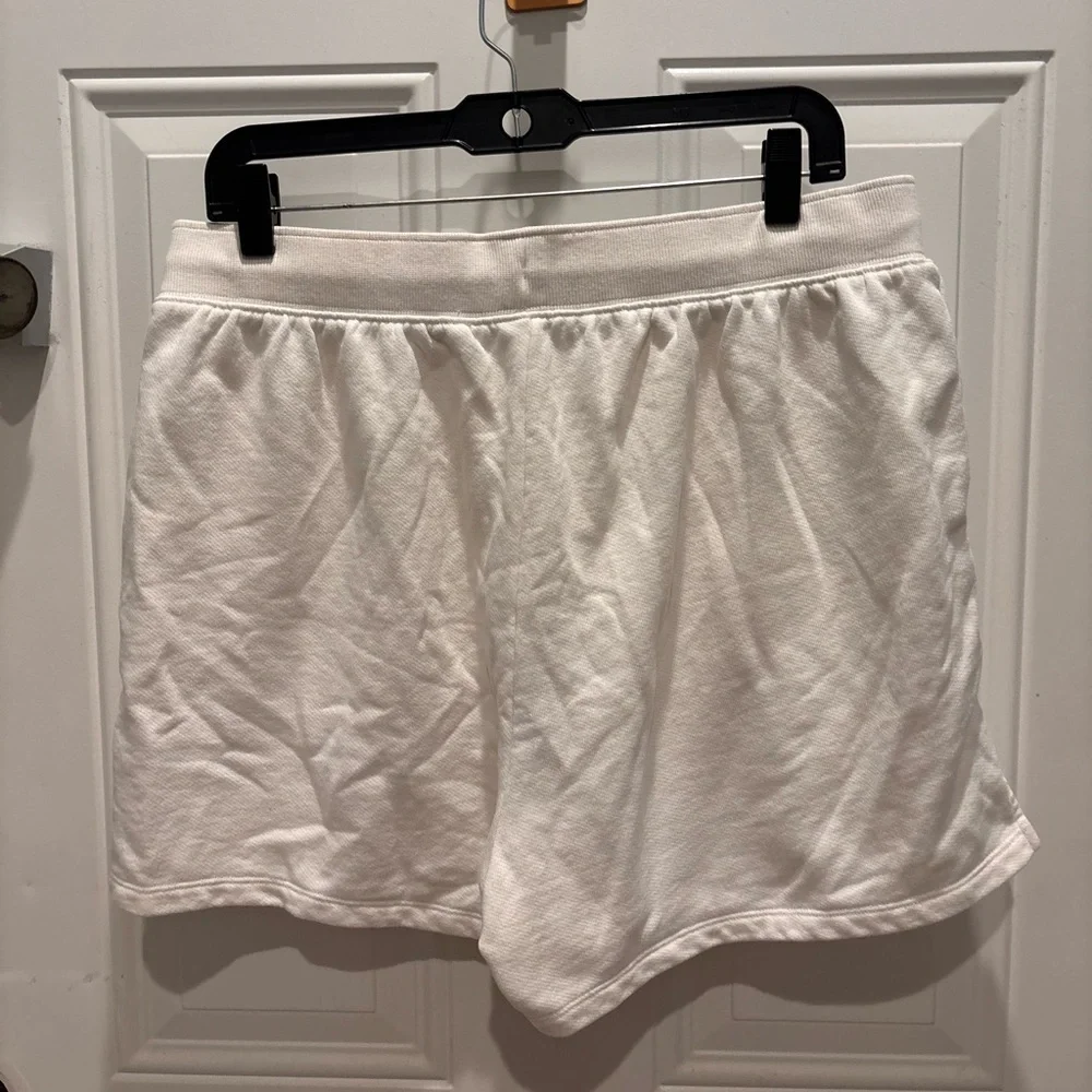 alo low key sweat short white
